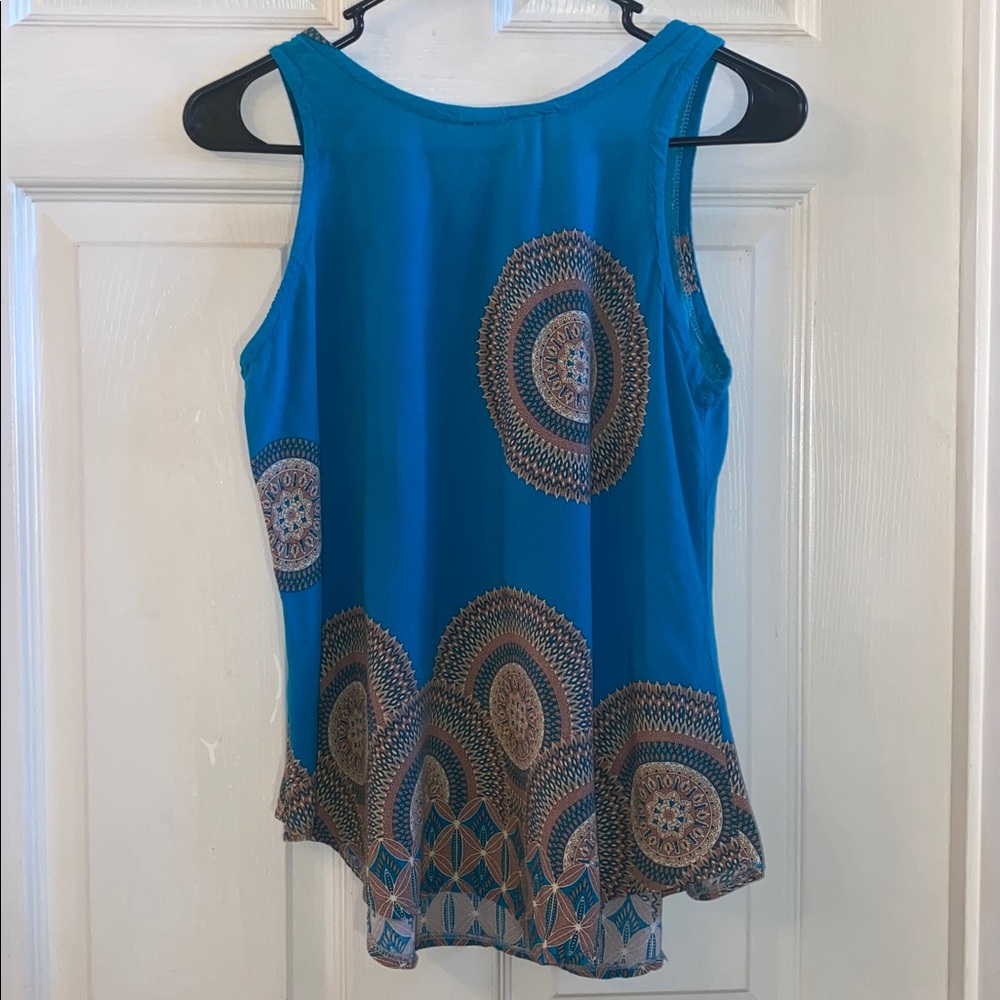 Blue Sleeveless Super Soft Fabric Top with Geometrical Patterned Designs - Picture 8 of 10